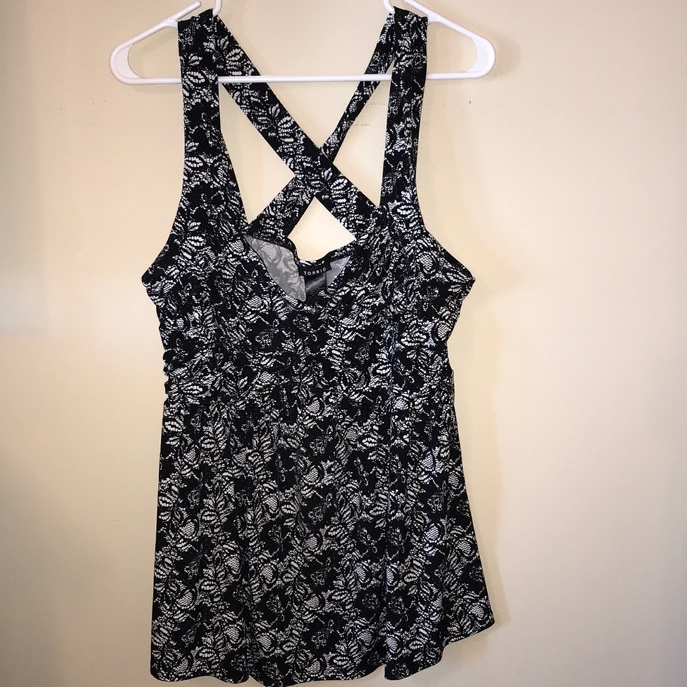 Sleeveless blouse.
